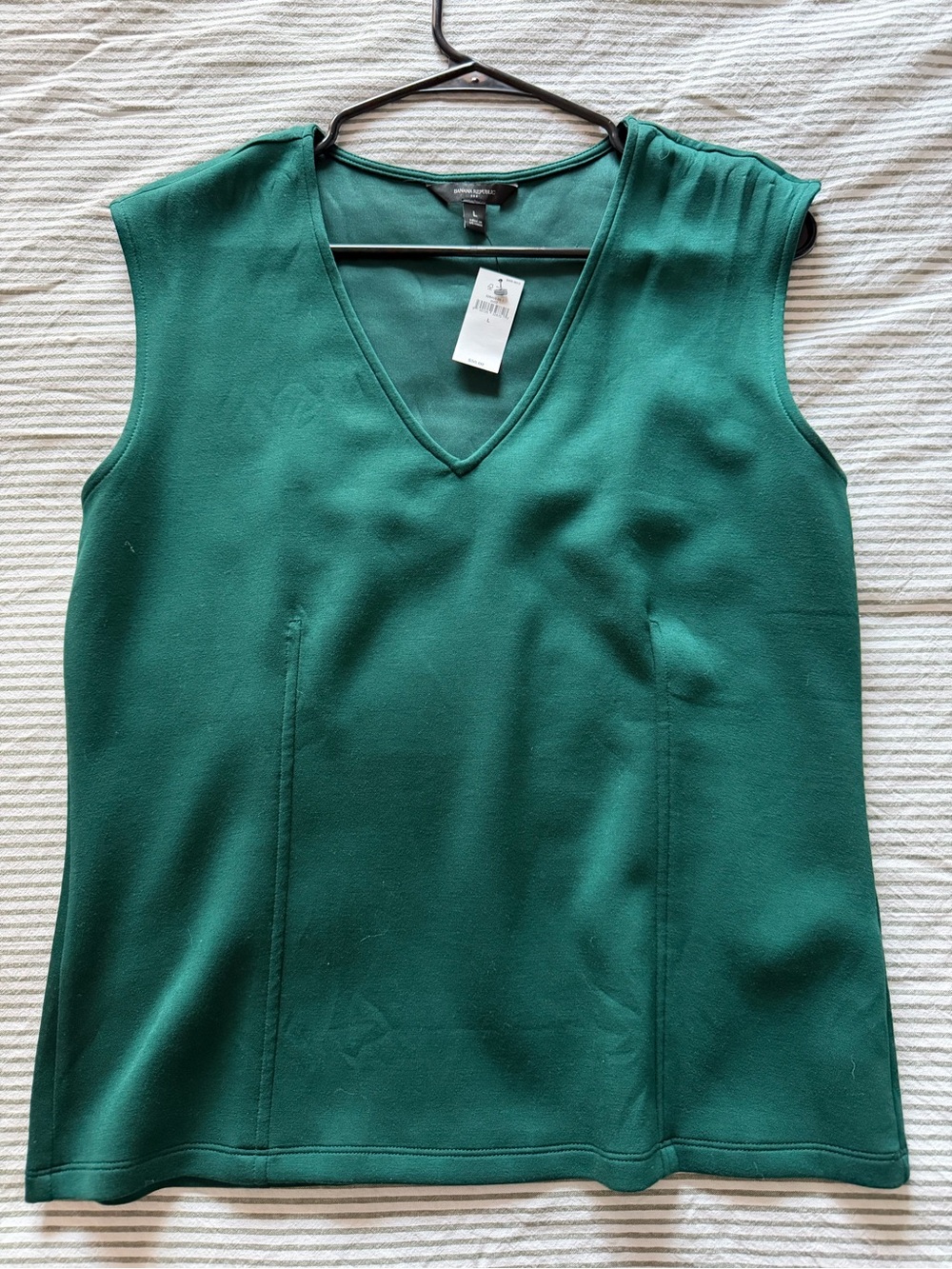 Banana Republic Sleeveless V-Neck Shell Top